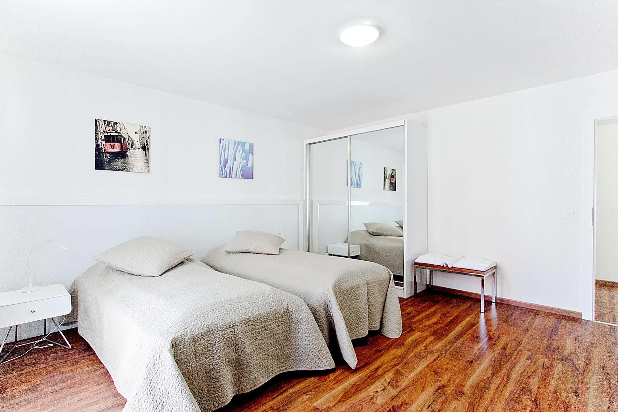 Premium Apartments By Livingdowntown Цюрих Екстериор снимка