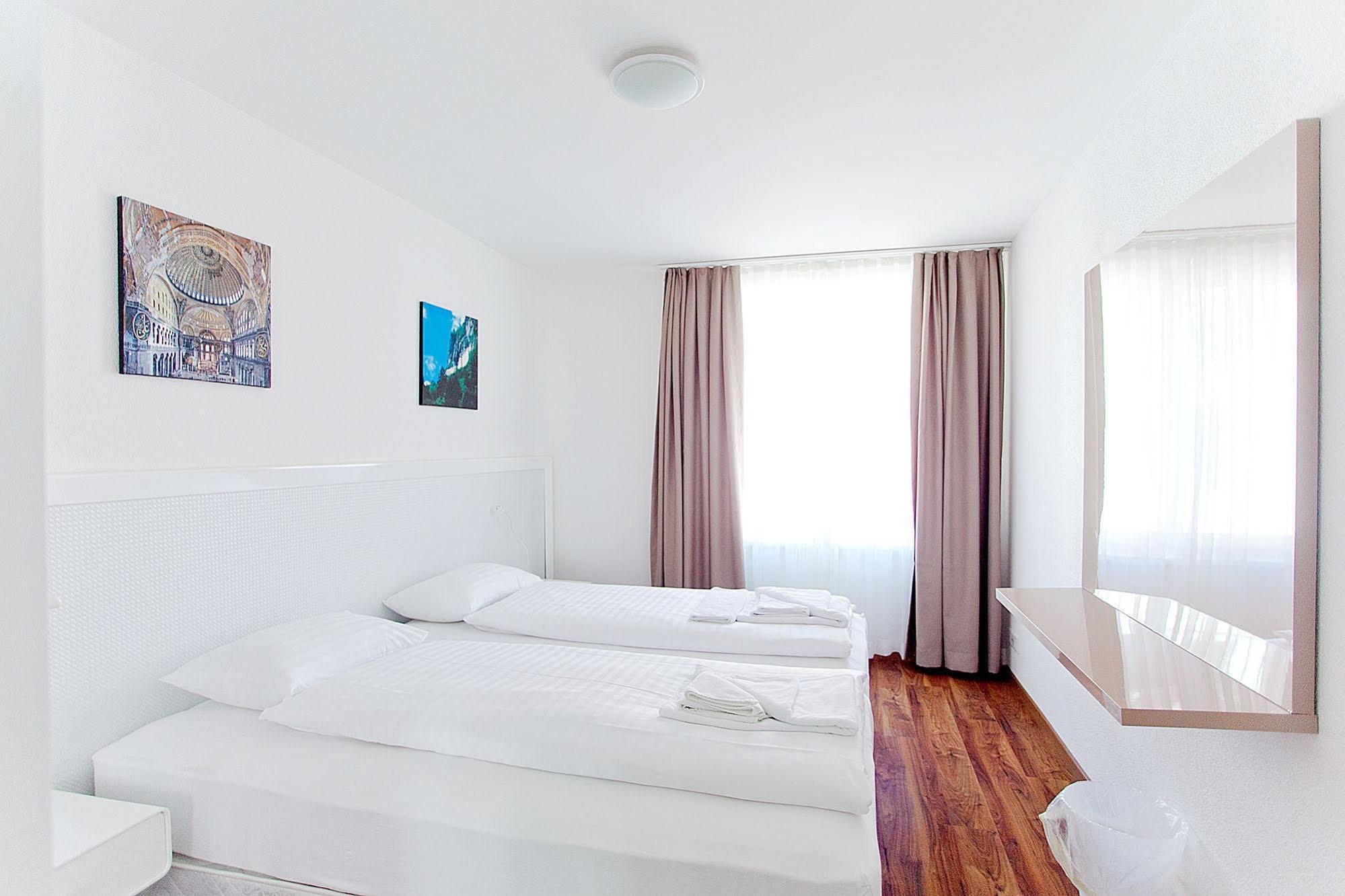 Premium Apartments By Livingdowntown Цюрих Екстериор снимка